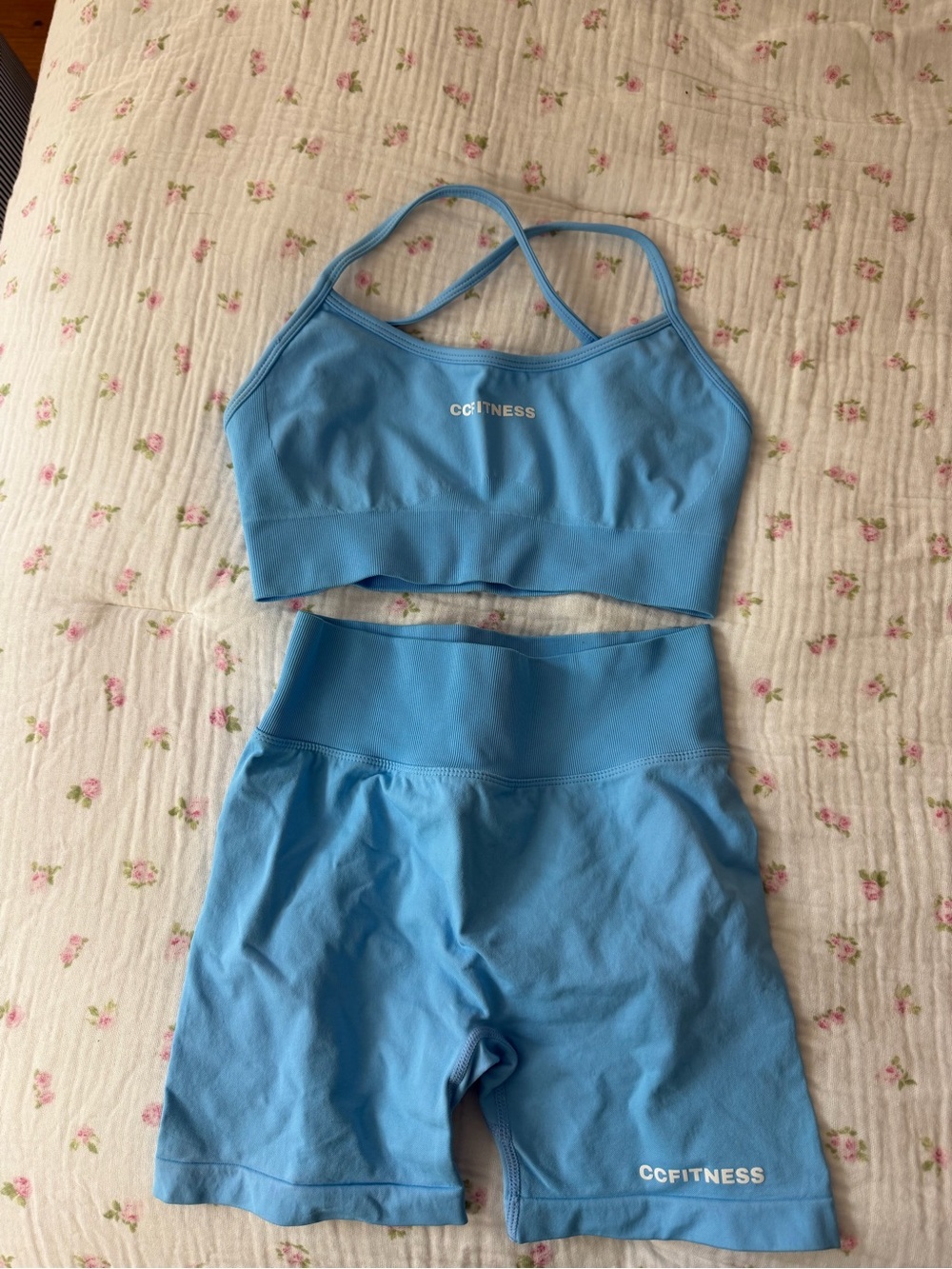 Sky Blue Seamless Workout Set - Crop Top & High-Waist Shorts